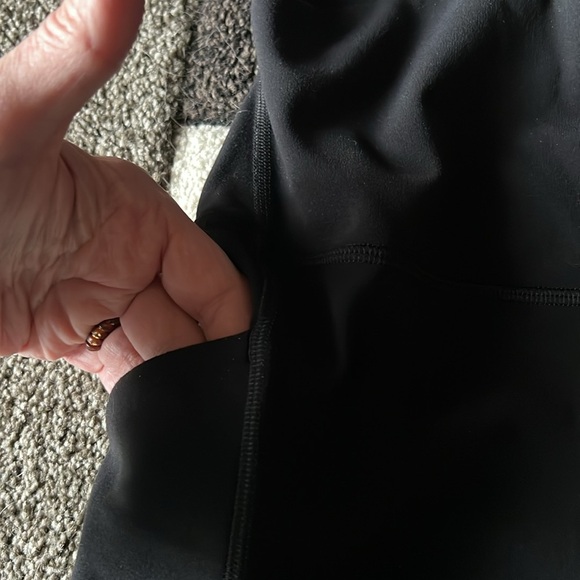 Lululemon Black Yoga Pants 2 Side Pockets, Waistband Pocket - 8 - Picture 4 of 9